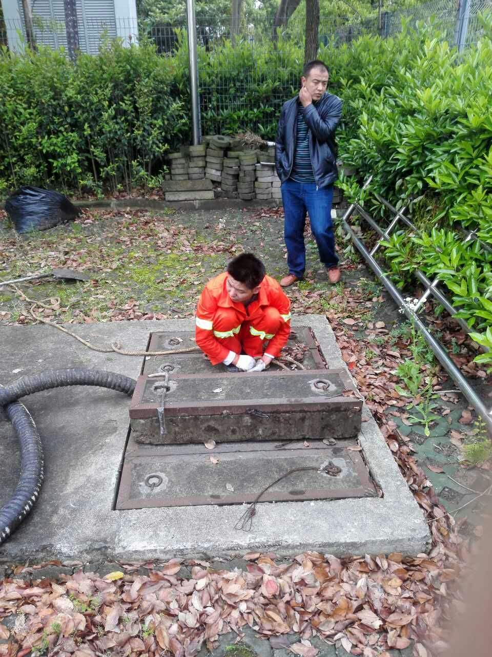 江边乡吸污抽粪